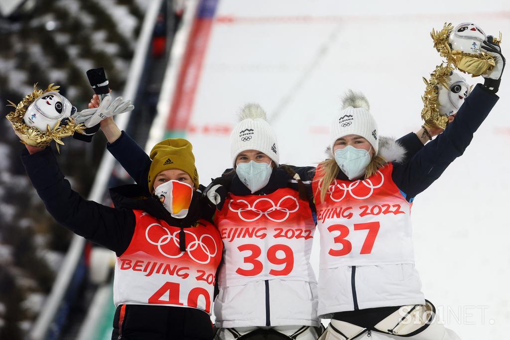 Urša Bogataj Nika Križnar Katharina Althaus