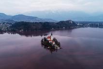 Blejsko jezero rdeče