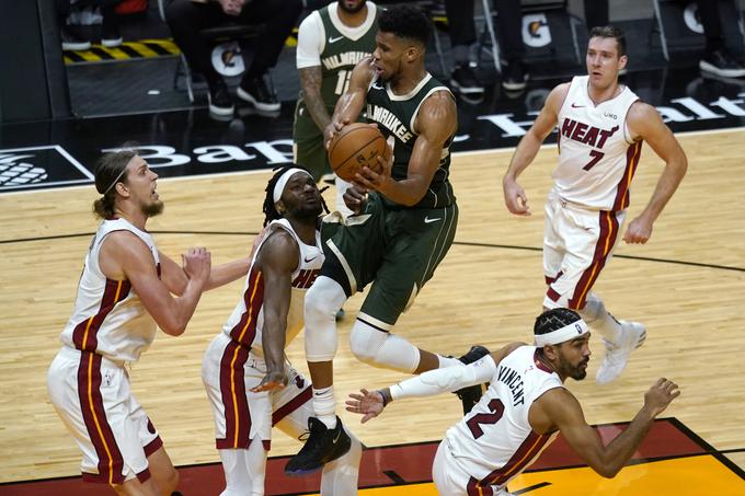 Giannis Antetokounmpo je tekmo končal s trojnim dvojčkom, Goran Dragić pa z zmago. | Foto: Guliverimage/Vladimir Fedorenko