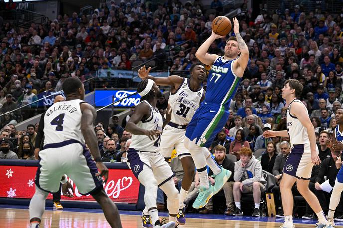 Luka Dončić, LA Lakers | Luka Dončić je k zmagi nad LA Lakers prispeval 32 točk. | Foto Reuters