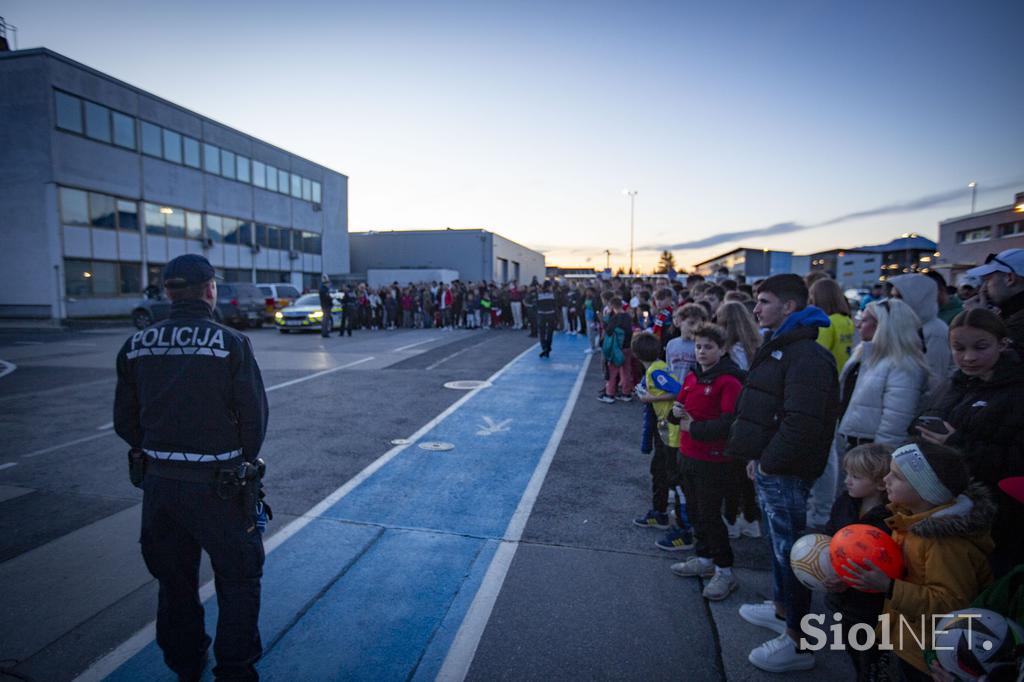 Prihod portugalsek nogometne reprezentance na Brnik.