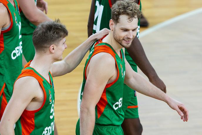 Cedevita Olimpija Budućnost | Luka Rupnik in Jaka Blažič sta se razveselila zmage proti Budućnosti. | Foto Vid Ponikvar