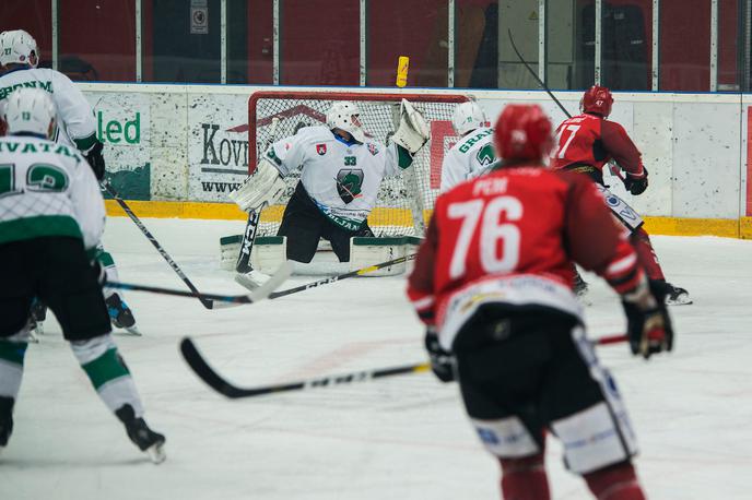 Acroni Jesenice SŽ Olimpija Alpska liga derbi | V Alpski ligi bo prihodnjo sezono sodelovalo 19 moštev (novinca prihajata z Dunaja in iz Linza), sistem tekmovanja je dočakal spremembe. Med drugim bodo v vseh fazah končnice igrali na štiri zmage. | Foto Peter Podobnik/Sportida