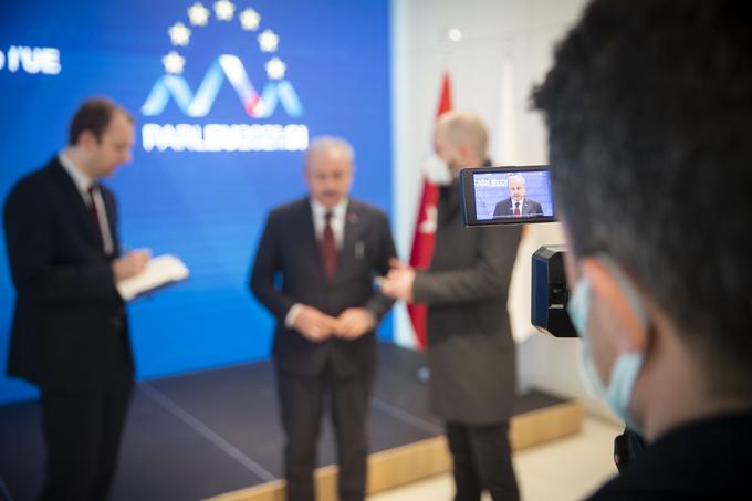 Predsednik turškega parlamenta Mustafa Shantop med pogovorom za Siol. | Foto: Bojan Puhek