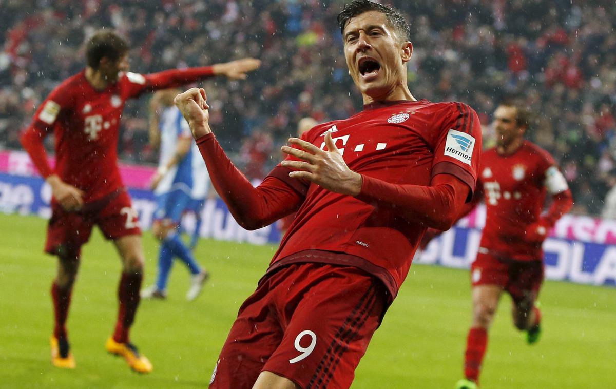 Robert Lewandowski | Robert Lewandowski bo še nekaj časa z zadetki razveseljeval navijače Bayerna. | Foto Reuters