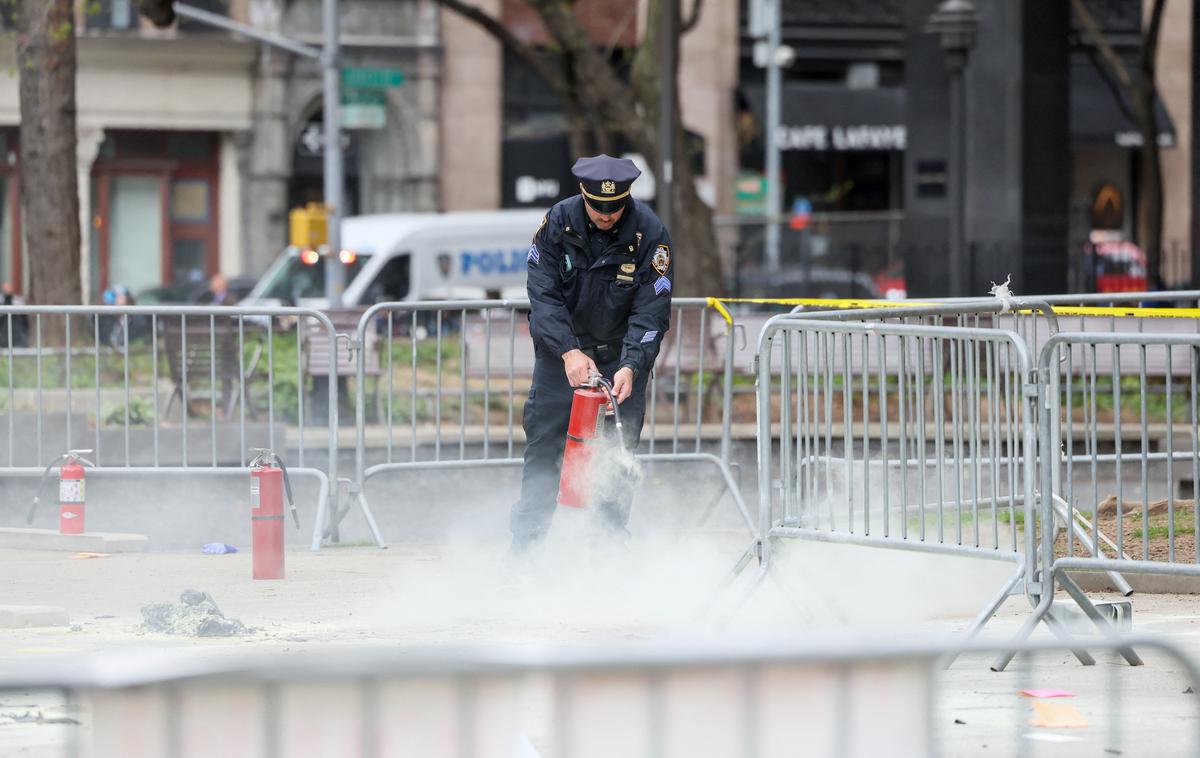 moški, samosežig, New York, sojenje, Donald Trump | Moški se je v znak protesta zažgal. | Foto Reuters