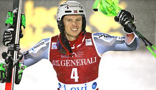 Viking Kristoffersen slavi, do točk oba Slovenca