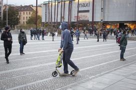 Nasilni protesti v Ljubljani, 5. november 2020. Ivan Gale vodni top