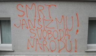 Grožnja na zgradbi stranke SDS: "Smrt Janšizmu" (foto)