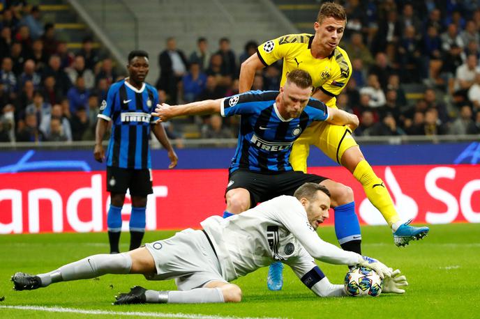 Samir Handanović | Samir Handanović v akciji na tekmi proti Borussii Dortmund. | Foto Reuters