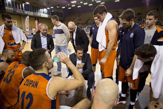 Trener Jurica Golemac je dobro pripravil ekipo Primorske na pokalna obračuna. Najprej je padla Olimpija, v finalu pa še Šenčur. | Foto: Urban Urbanc/Sportida