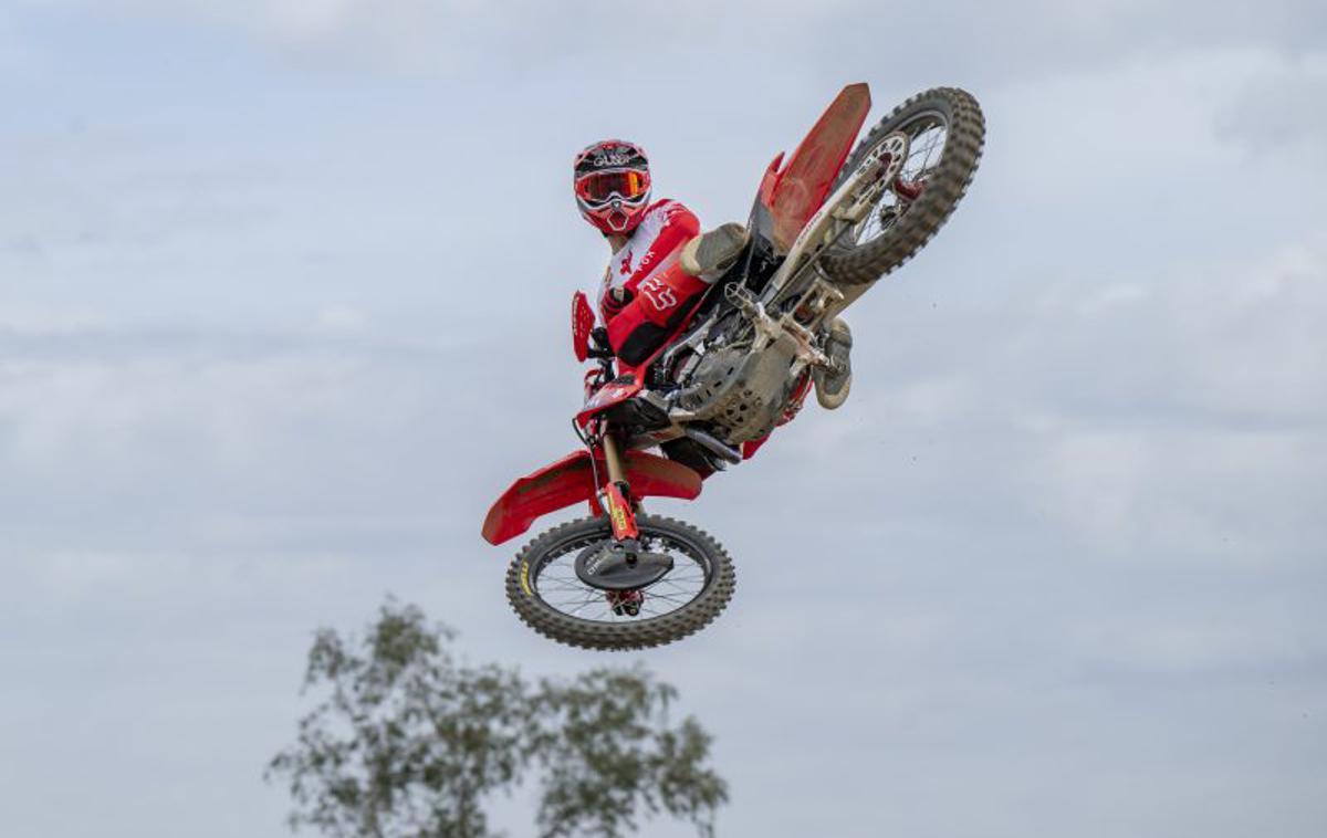 Tim Gajser Honda 2025 | Tim Gajser je po enomesečnih testiranjih na Sardiniji zdaj dobil še pripravljalno dirko v Montevarchiju. | Foto Honda Racing/ShotbyBavo