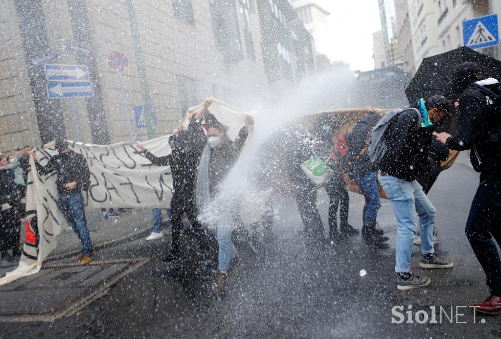 Policija nad protestnike v Frankfurtu