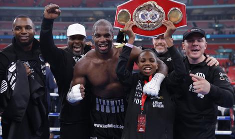 Dubois na spektaklu na Wembleyu nokavtiral Joshuo