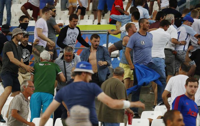 "To so fantje, ki so branili čast naše države in niso pustili, da bi Angleži oskrunili našo državo. Morali bi jih braniti." | Foto: 