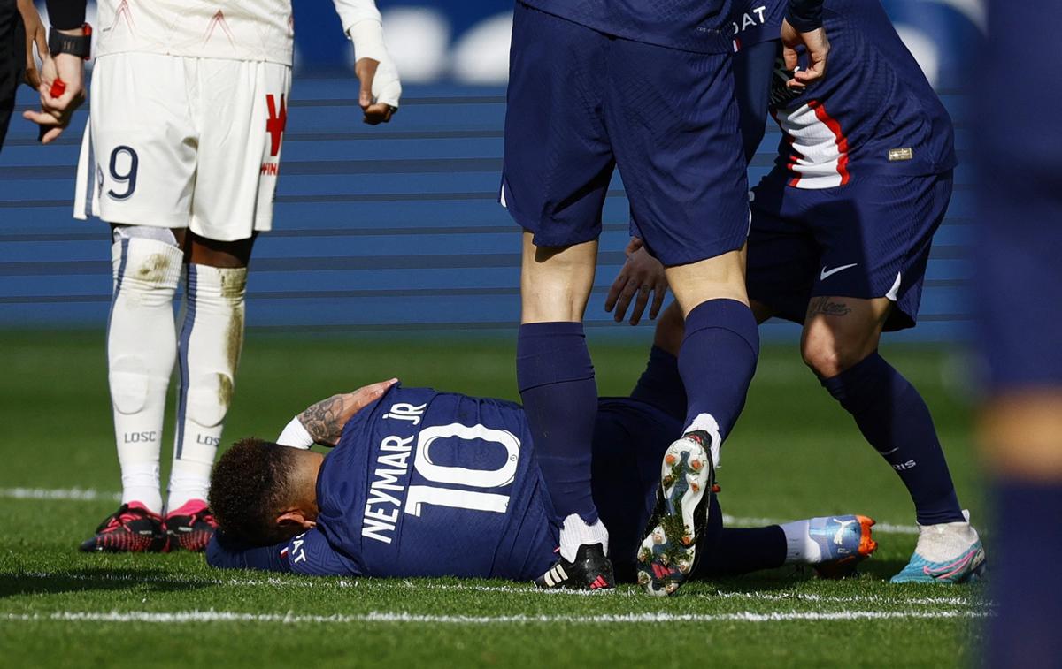 Neymar PSG poškodba | Neymar je zaradi zvina gležnja vprašljiv za povratno tekmo osmine finala lige prvakov. | Foto Reuters