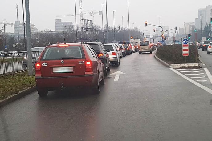 Celovška cesta | Gradbena dela bodo predvidoma zaključena v novembru, vsem uporabnikom pa se direkcija zahvaljuje za razumevanje in strpnost. | Foto Gregor Pavšič