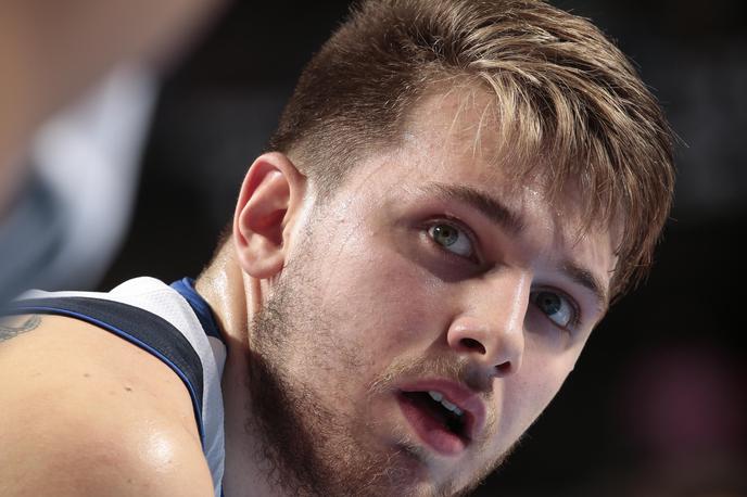 Luka Dončić | Luka Dončić se je hitro privadil na razmere v ligi NBA in je med najboljšimi novinci. | Foto Getty Images