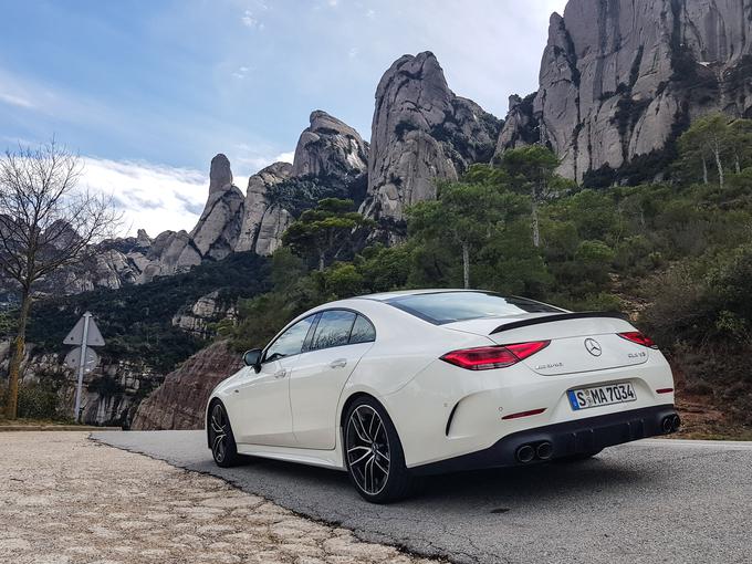 Maja bo na voljo različica CLS AMG 53. Linijski šestvaljnik deluje s pomočjo sistema EQ Boost, električni pomožni kompresor pa izniči turboluknjo v nizkih vrtljajih. | Foto: Gašper Pirman