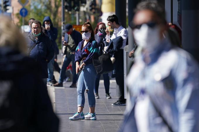 Z novo napravo želijo predvsem izboljšati družabne stike, ki so sedaj zaradi epidemije koronavirusa močno omejeni. | Foto: Getty Images