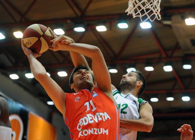 Sandi Čebular se je lotil košarkarjev Cedevite in na koncu zadel še zmagoviti  met. | Foto: Liga ABA