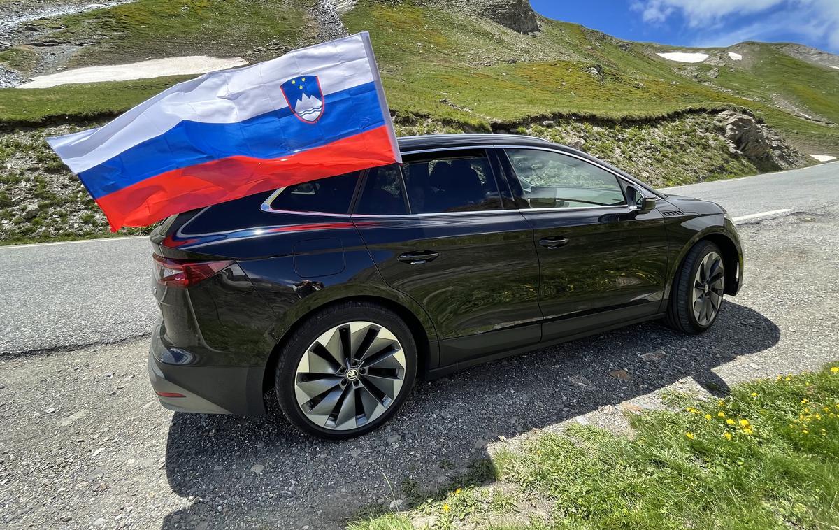 Tour škoda enyaq | Z električnim avtomobilom (in slovensko zastavo) iz Ljubljane na najbolj slovite prelaze kolesarske Dirke po Franciji. | Foto Gregor Pavšič