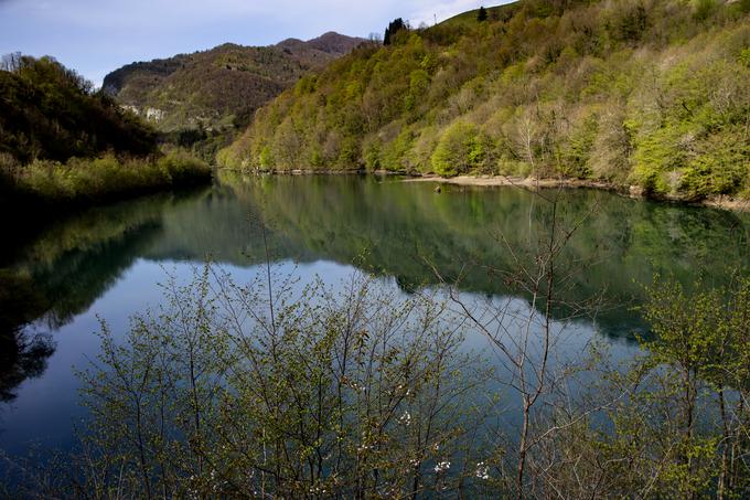 Soča je tretja reka, ki ji sledi železna cesta na svoji poti od Jesenic do Nove Gorice. | Foto: Ana Kovač