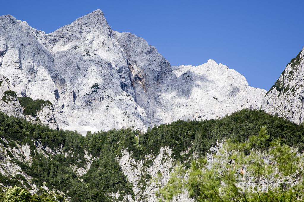 Prenova koče Frischaufov dom Okrešelj