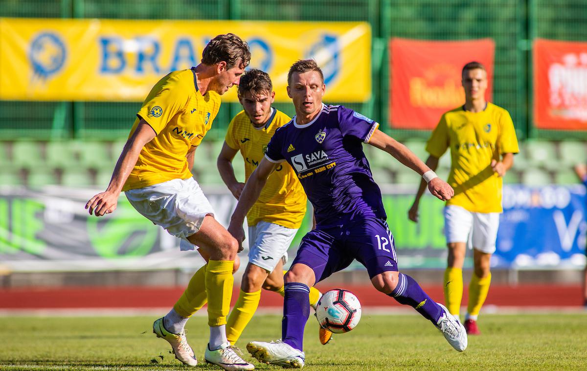 NK Bravo NK Maribor | Vodilni Bravo, ki je v osmini finala pokala Slovenije namučil Maribor, je zmagal tudi na ljubljanskem derbiju. | Foto Urban Meglič/Sportida