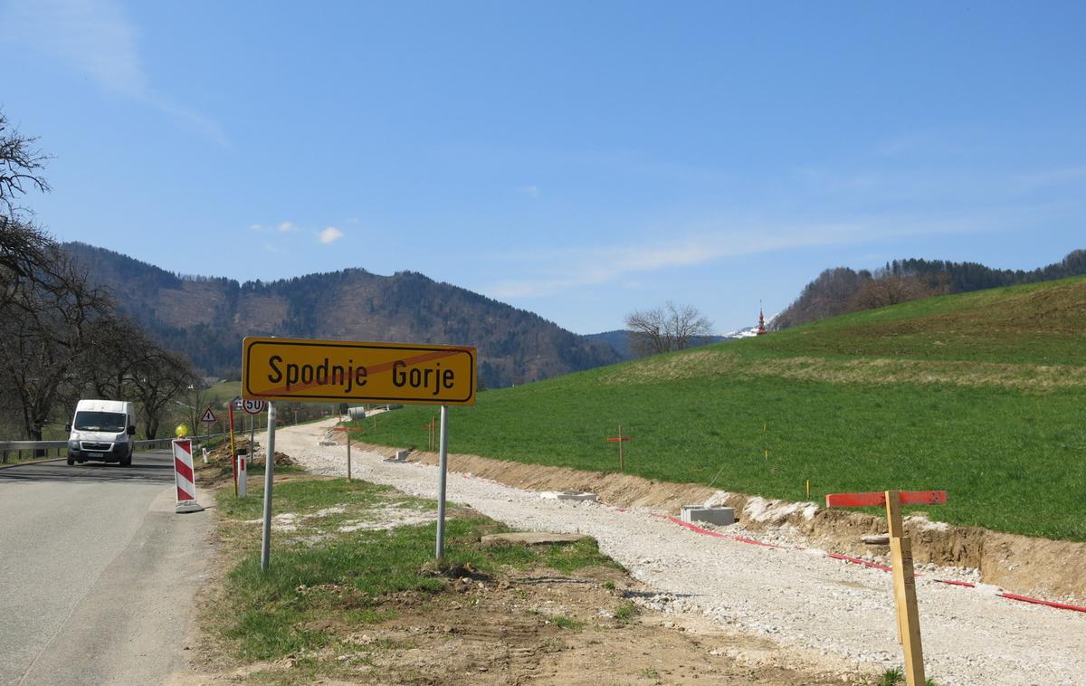 Spodnje Gorje | Po neuradnih informacijah naj bi šlo za odpadni material, ki nastaja pri podvrtavanju Radovne v Spodnjih Gorjah. Ugotovljeno je bilo že, da gre za bentonit s primešanimi polimeri. Fotografija je simbolična. | Foto STA