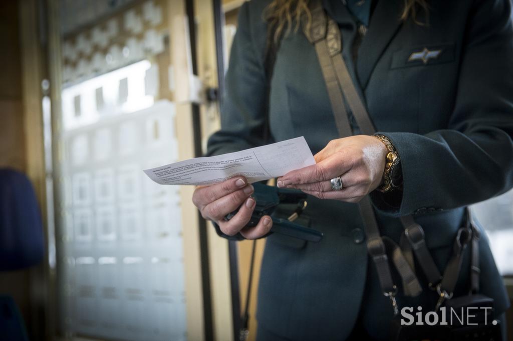 Ženske v moških poklicih vlak sprevodnica vlakovodja