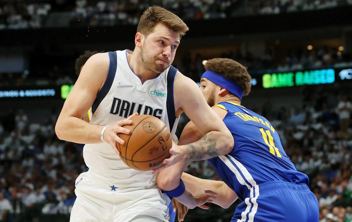 Luka Dončić | Luka Dončić se veseli prve zmage proti Golden State Warriors v finalu zahodne konference. | Foto Reuters