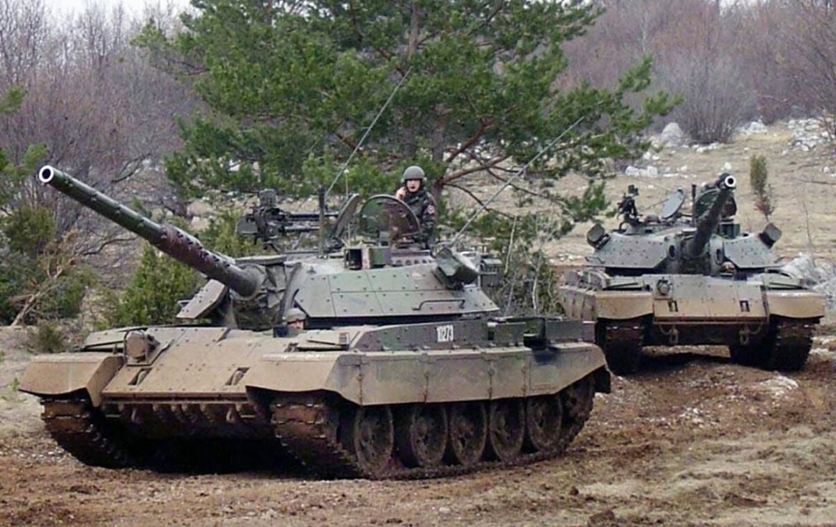 M-55S tank slovenska vojska | Kot so izpostavili v kabinetu, je bil dogovor sprejet "v duhu solidarnosti z ukrajinskim narodom", ki se spoprijema z rusko agresijo, hkrati pa bo "ta krožna izmenjava okrepila tudi obrambno sodelovanje med Slovenijo in Nemčijo". | Foto Twitter