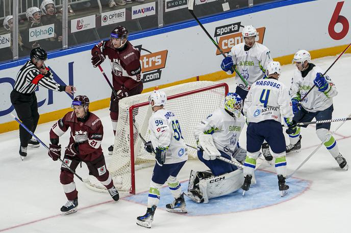 slovenska hokejska reprezentanca : Latvija | Slovenski hokejisti so na prvi tekmi z 2:4 izgubili z Latvijo, Gašper Krošelj je zaustavil kar 50 strelov. | Foto LHF