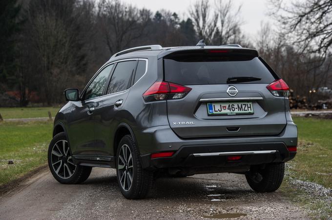 Nissanovi inteligentni sistemi za pomoč pri vožnji vas bodo zbližali z vašim vozilom X-trail za še bolj samozavestno in živahno vožnjo, med katero boste obdržali nadzor nad vozilom. | Foto: Gašper Pirman