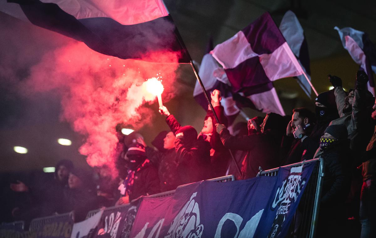 NK Maribor : NK Domžale, 1. SNL | Maribor je pred domačimi navijači ugnal Domžale. | Foto Blaž Weindorfer/Sportida