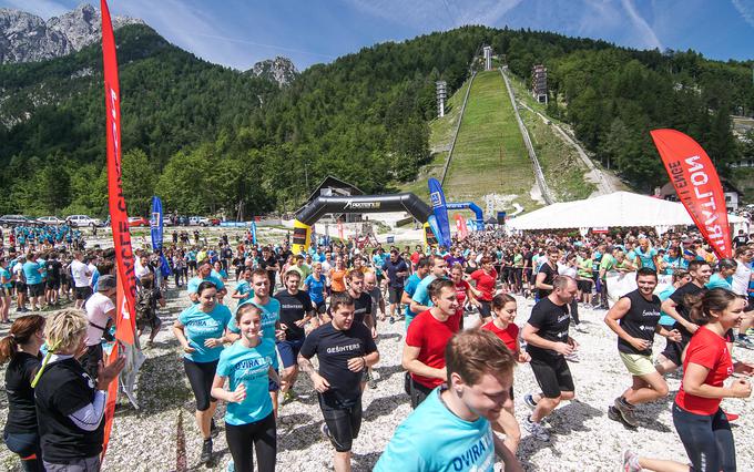 Štart, v ozadju pa najtežji izziv dneva ... | Foto: Damjan Končar