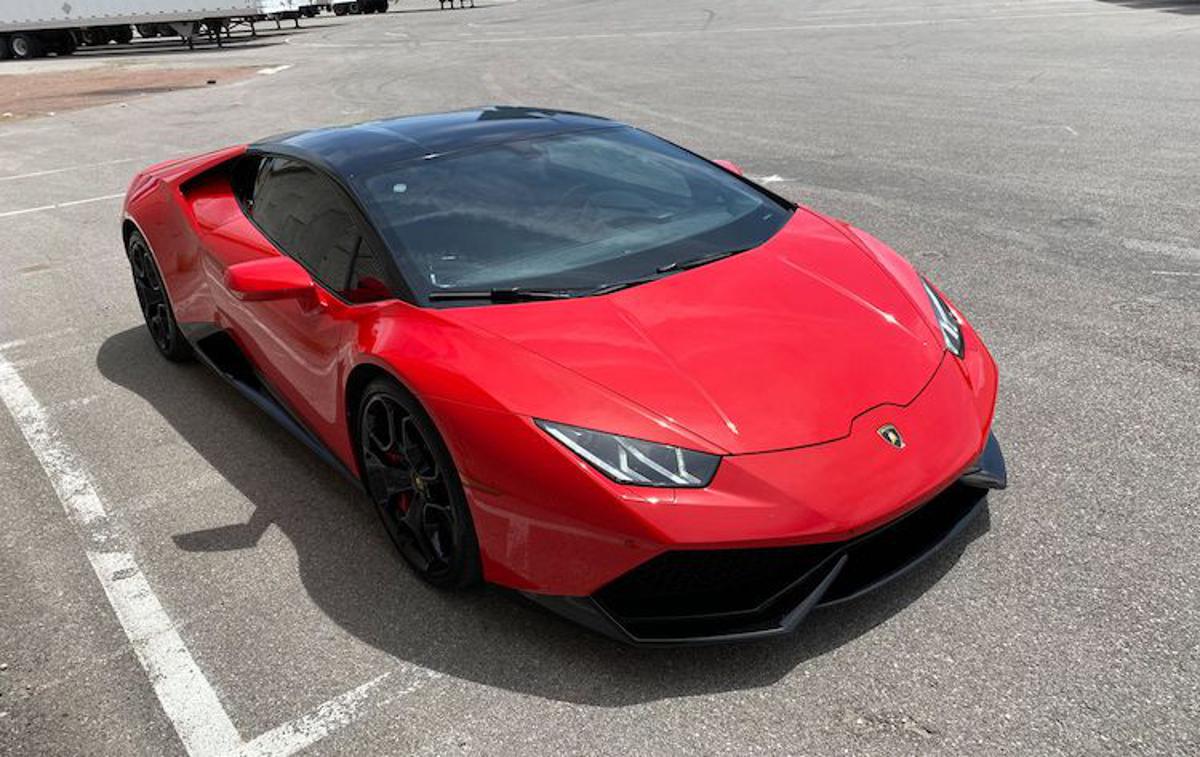 lamborghini huracan | Ta lamborghini huracan iz Las Vegasa ima prevoženih več kot 300 tisoč kilometrov. | Foto Royal Exotic Cars