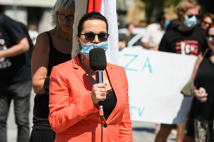 Protest za ohranitev RTVS | Miši Molk so se na protestu pridružili številni kolegi in predstavili svoja stališča. | Foto STA