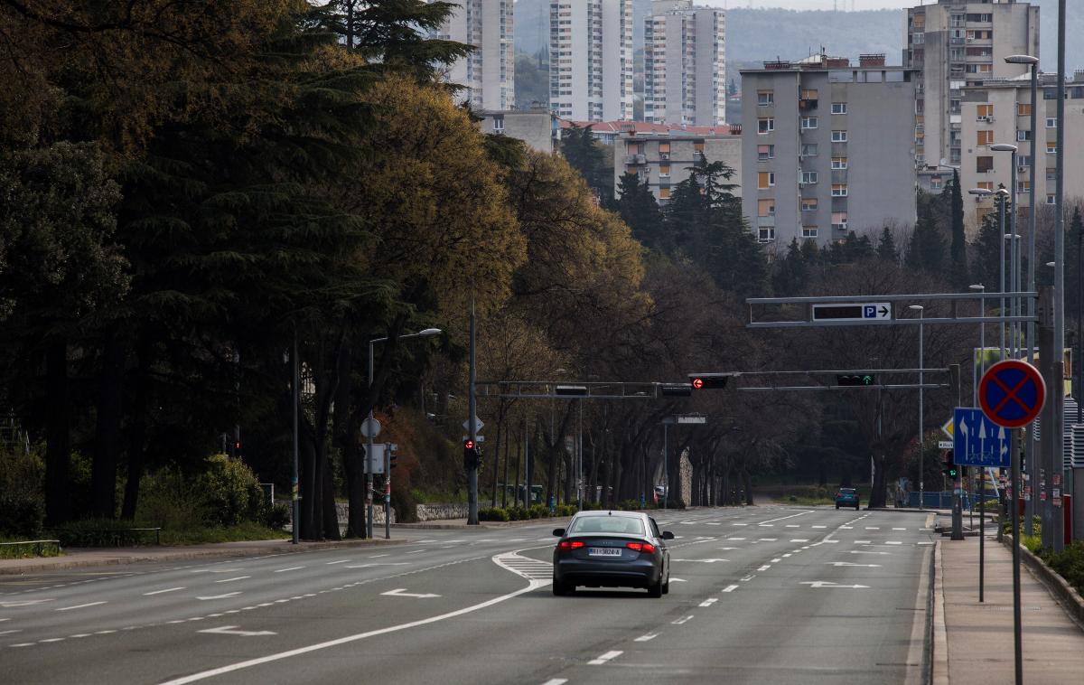 Rijeka, Reka | Prazne ulice v Reki med prvim zaprtjem javnega življenja na Hrvaškem zaradi epidemije bolezni covid-19. | Foto Guliver Image