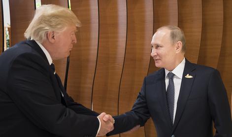 Trump in Putin bosta danes govorila o vojni v Ukrajini