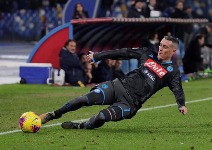 Po Mertensu bo Napoli, kot vse kaže, zapustil tudi otrok Reala Jose Callejon, ki se je v Neapelj preselil leta 2013. V sedmih sezonah je za Napolijem osvojil dve lovoriki, na 336 tekmah pa je dosegel 80 zadetkov. Za Callejona se trenutno najbolj zanima turški Fenerbahče, ki mu ponuja dveletno pogodbo.  | Foto: Reuters