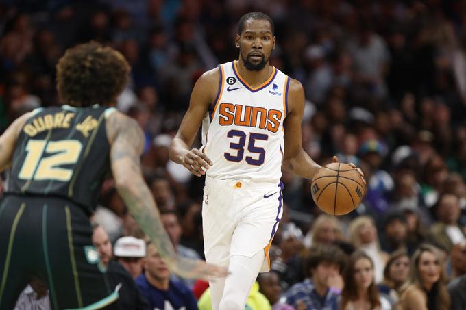 Kevin Durant je zaigral prvič po sedmih tednih in se prvič predstavil v dresu Phoenixa. | Foto: Reuters