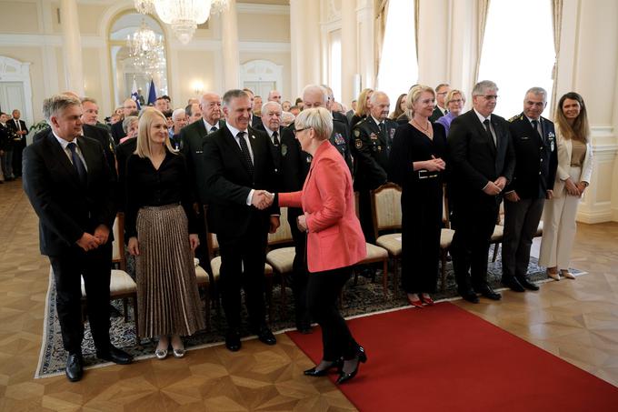 Žrtvam, ranjenim in njihovim svojcem je Pirc Musar izrazila globoko hvaležnost in spoštovanje ter se jim v imenu države zahvalila za njihovo požrtvovalnost. | Foto: STA