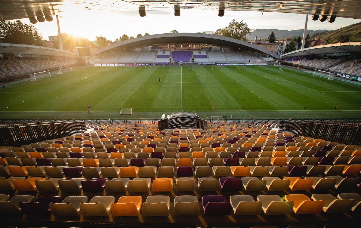 Ljudski vrt | V petek se bodo nogometaši Maribora in Radomelj potegovali za točke pred praznimi tribunami. Podobna usoda čaka tudi domače tekme vijolic z Muro, Rogaško in Celjem. | Foto Blaž Weindorfer/Sportida