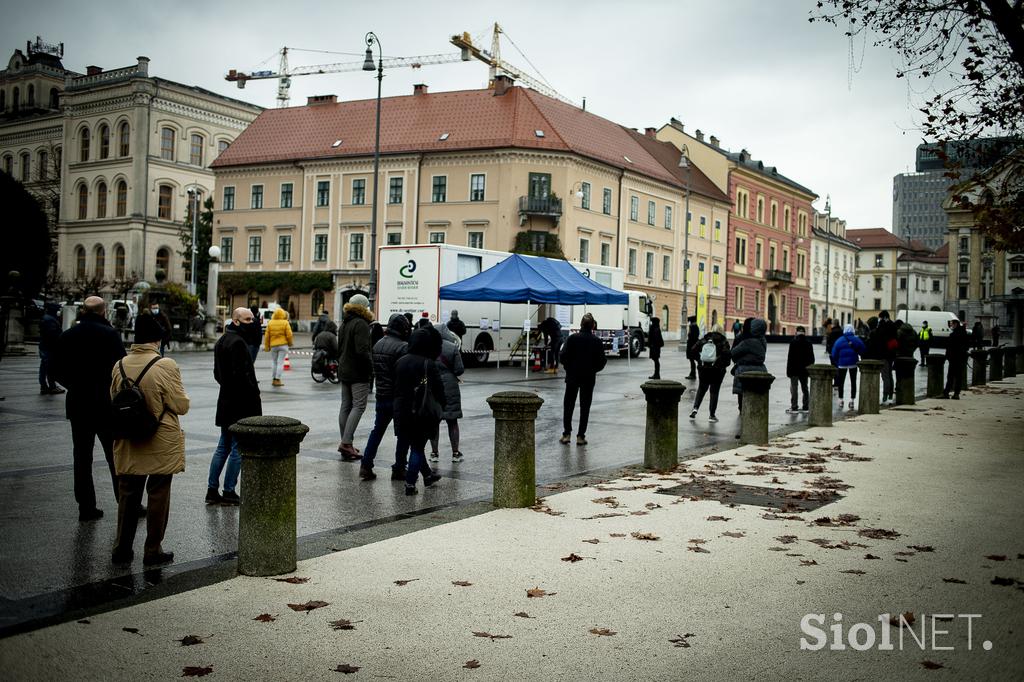 Množično testiranje. Test. Hitri test. Covid-19. Koronavirus.