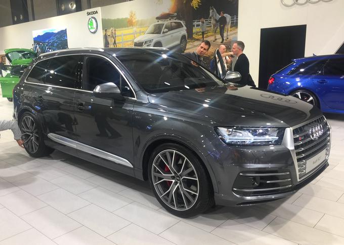 Športna različica audija Q7 za 154 tisoč evrov. Poganja ga trilitrski motor z močjo 320 kilovatov. | Foto: Gregor Pavšič