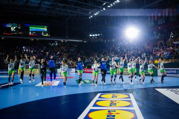 EHF Euro2022: Slovenija - Srbija, rokomet slovenska ženska rokometna reprezentanca | Slovenke so se prvič po letu 2004 prebile v drugi evropskih prvenstev. | Foto Grega Valančič/Sportida