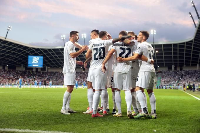 Stožice bodo 20. novembra na tekmi med Slovenijo in Kazahstanom pokale po šivih. Ekipo Matjaža Keka bi na Euro 2024, če si vozovnice pred tem ne bo zagotovila na Danskem, proti Kazahstanu odpeljal že neodločen izid. | Foto: www.alesfevzer.com