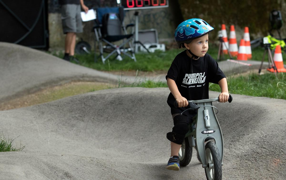 kolopark | Kolopark obiščejo tudi najmlajši, ki grbine usvajajo s poganjalčki.  | Foto Kolesarsko društvo Rajd